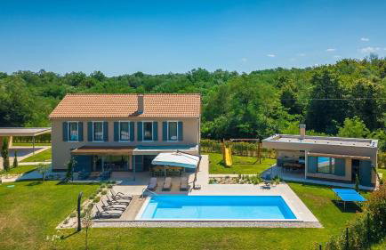 Modern villa Pinca with pool and grill in Vizinada - Foto 1