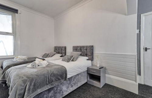 Beautiful Spacious four bedroom house with parking for 2 cars, 5 minute walk to southend station - Foto 15