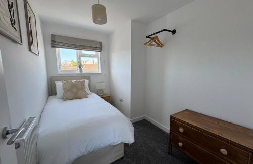 Modern & Spacious Home in Exeter - Smart TV & Xbox - Foto 21