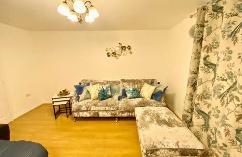 4 Bed House with Driveway Parking for 2 Cars - Rugby - Sleeps 10! Perfect for groups! - Foto 24