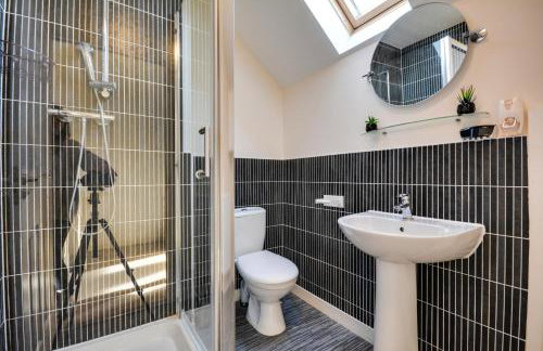 Three Bedroom House in Runcorn Close To The Lake with Parking - Foto 2