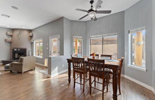 Beautiful Desert Oasis Villa with Pool - Foto 2