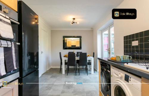 Quick Deals l 5 Bedroom l Sleeps 10 l Parking l Ideal for Groups l Oak Stays Short Lets & Serviced Accommodations - Foto 74