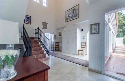 49-Exclusive Villa With Private Pool & Breathtaking Views in Mijas! - Photo 32