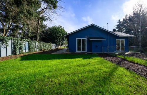 Blue House - private 2 bed, 2 bath home with garage - Photo 35