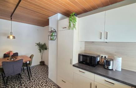 Monteur & Ferienapartment Leidenberger Parkplatz WLAN Kinderspielzimmer - Photo 24