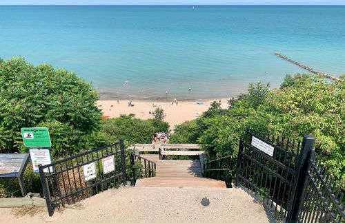 Beautiful Luxury Suite B of Shorewood Home - Foto 16