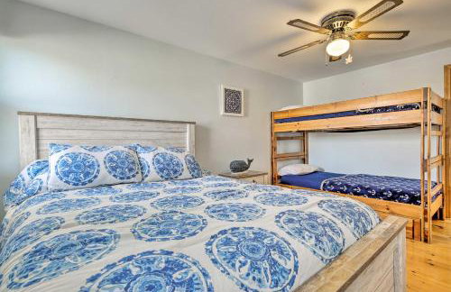 Oceanfront Cape Cod Home with Porch, Yard and Grill! - Foto 17