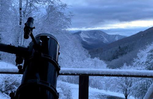 Romantic Getaway or Family Vacay with Mountain Views & Hot Tub - Foto 47