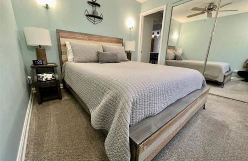 Lakeview - Lake Erie - Ashtabula, OH - 5 Min to GOTL - Fireplace- Deck - King Bed - Foto 12