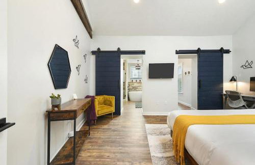 HostWise Stays - The Larryville - Amazing Bathroom, Perfect Location, Custom Build - Foto 25