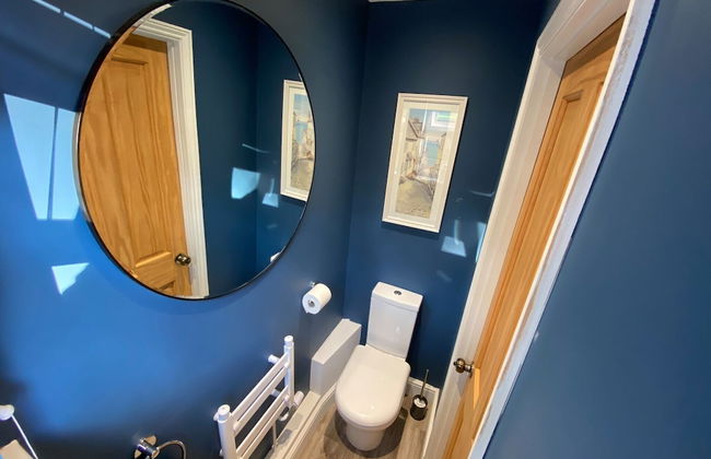 Luxurious Victorian Villa With Parking, Sleeps six - Photo 17