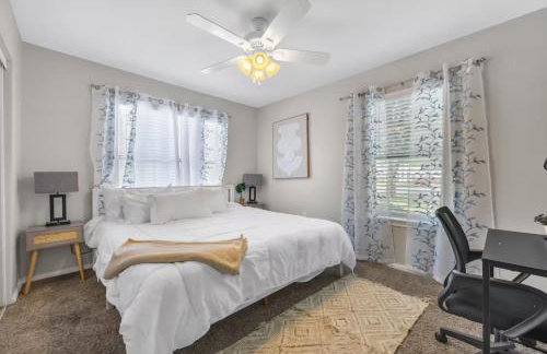 Modern 2BR near Downtown Pool, Gym, Free Parking - Foto 20