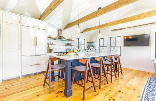 Renovated kitchen less than 2 miles to Beach! - Foto 6