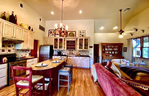 V700 Ranch Stays (Guesthouse)-A Tucked Away Gem - Foto 38