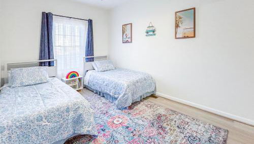 Modern and Comfy-2BR 2BA with pool access - ground floor, Near Outlets & Beaches - Foto 5