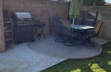 Pool Front Romantic Getaway withPrivate Entry - Foto 19