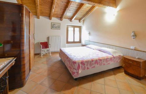 2 Bedroom Amazing Apartment In Loiano - Foto 14