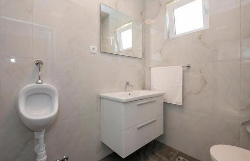 Awesome Home In Veliki Prolog - Foto 37