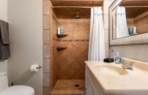 Downtown Culver City House w/ Backyard, AC & Garage - Foto 12