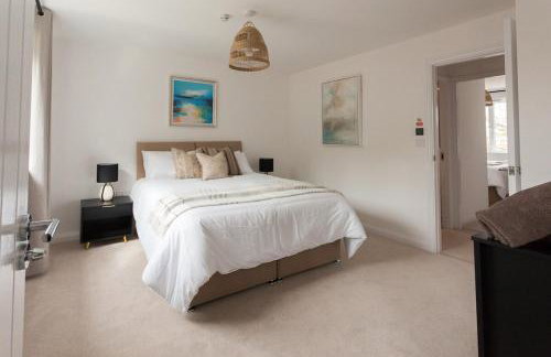 Runcorn Spacious Modern 3 bedroom House, 4 beds, On site Parking, Long stay deals - Foto 19