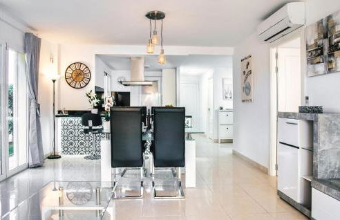 2 Bedroom Cozy Apartment In Cala Bona - Foto 13