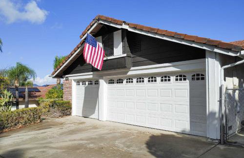 Water-View Home w/ Hot Tub in Lake Elsinore! - Foto 26