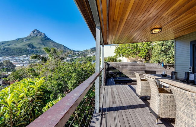 Spacious Apartment With Pool in Camps Bay - Photo 40