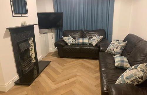 Prospect House - Elegant 4-Bed Family Escape Near Ward Park & Marina - Foto 2