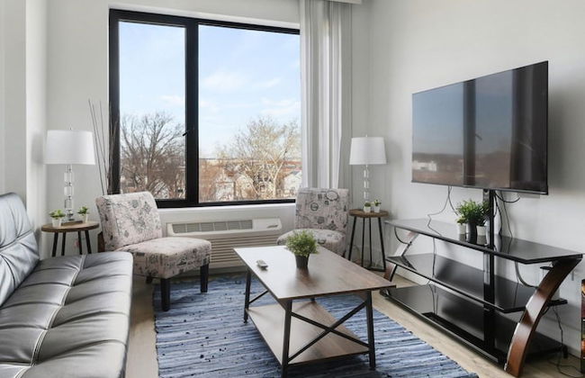 Luxury Studio 30 Mins to Manhattan Evonify - Photo 1