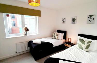 Spacious 4BR House with 2 Bathrooms and 1 WC ideal for Families, Professionals and Relocators near NEC, BHX, HS2 and JLR with Travel Cot, Pets Allowed and Free Parking - The Home Makers Hub - Foto 5