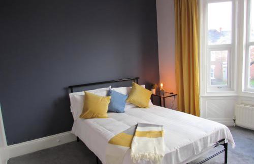 Heaton-Beautiful 3 Double Bedrooms Sleeps 6 Free Parking and Wifi - Foto 3