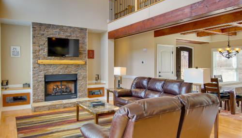 6 Mi to Water! Mtn-View Nebo Lake House with Deck - Photo 4