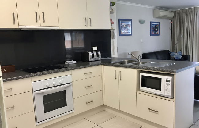 Burleigh Palms Holiday Apartments - Photo 7