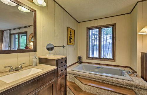 Arbor Vitae Home with Game Room Snowmobiles Welcome - Foto 21