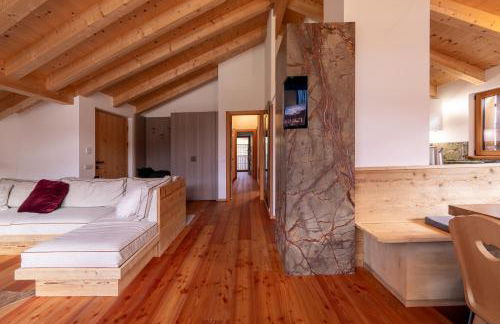 GreenWood Chalet - Spacious Alpine Retreat with Mountain Views - Photo 11