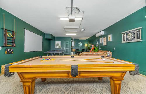 GAMEROOM, King Beds, Movie Projector, Heated Saltwater Pool, Golf and Games! - Foto 4