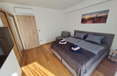 House with private jacuzzi near Umag - Photo 8