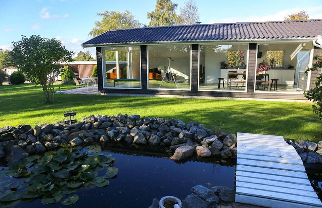 The Comfort of This Cottage Merges With Nature - Photo 1