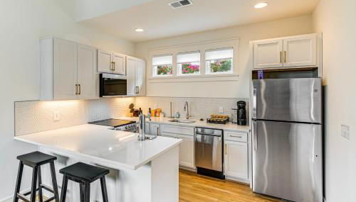 12 South Neighborhood Home with Modern Flair! - Foto 3