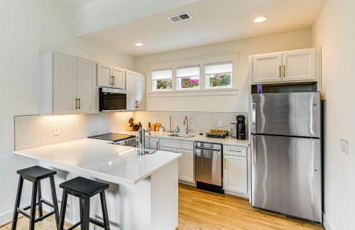 12 South Neighborhood Home with Modern Flair! - Foto 3