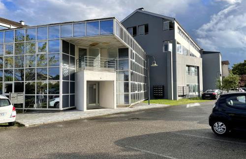 Très bel appartement T2 de standing entièrement meublé à 5 min à pied du centre. - Foto 13