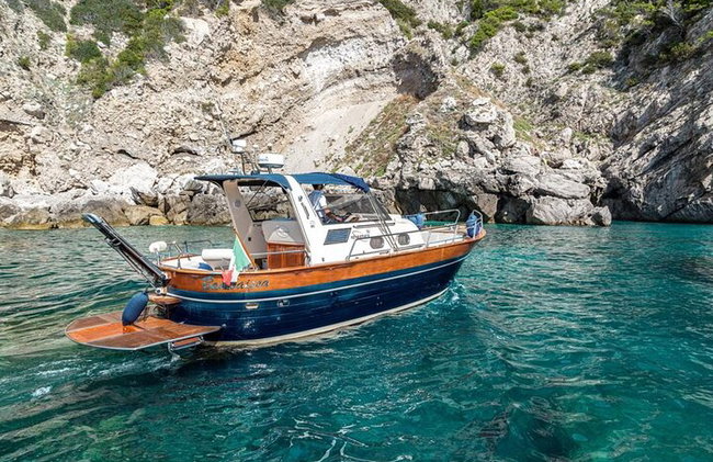 Private Boat Tour from Sorrento to Positano & Amalfi–Apreamare 10 - Photo 1