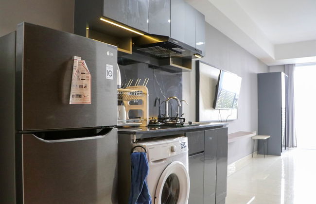 Beautiful Pool View Homey Spacious Studio At West Vista Apartment - Foto 7