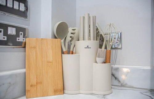 2BR River View Leeds Dock Apartment l Free Parking - Foto 22