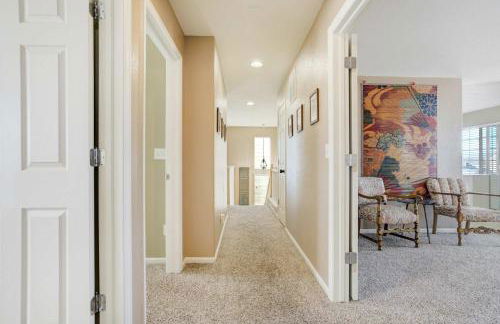 Silver Outpost Near Peterson SFB & Game Lounge - Foto 28