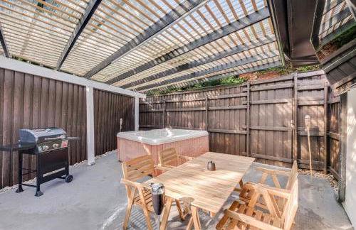 Superior 4BR 2BA Holiday Home with Hot Tub & Grill - Foto 32