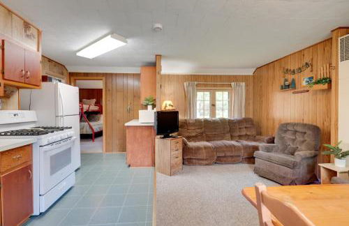 South Twin Lake Cabin with Dock, Steps to Water - Foto 7