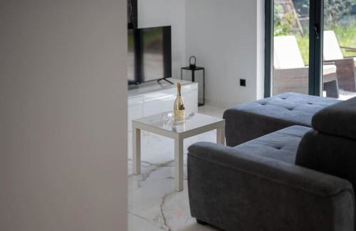 Strelitzia apartment Split with jacuzzi - Photo 27