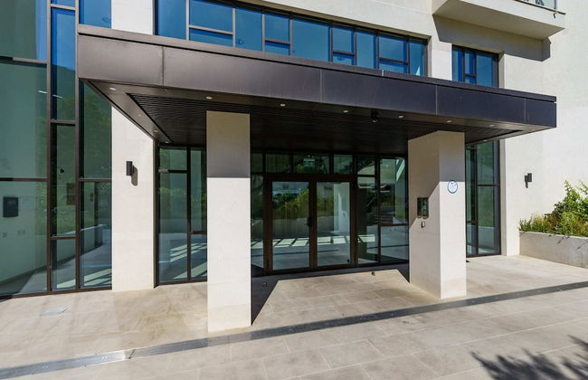 Luxury Modern Apartment With Exceptional Views! Hosted by Sweetstay - Photo 49